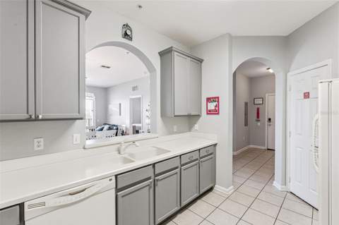 4862 Cayview Avenue #403, Orlando FL - photo 11 of 64