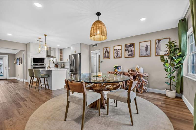 4 bedroom Single Family Residence at 4018 Helena Street, Shore Acres Overlook Sec, St Petersburg — photo 5