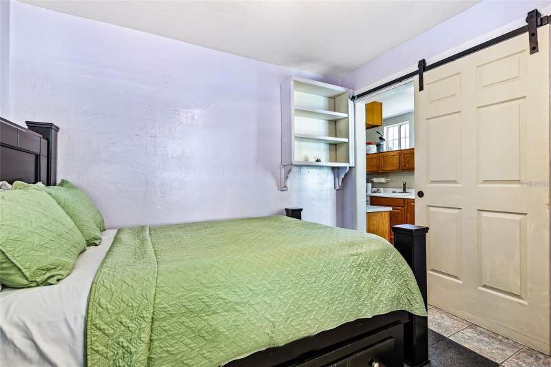 5 bedroom Single Family Residence at 1203 NW 12th Avenue, Spring Park Sub, Gainesville — photo 5