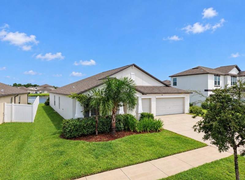 4 bedroom Single Family Residence at 11911 Field Thistle Court, South Fork Tr V Ph 1, Riverview — photo 4
