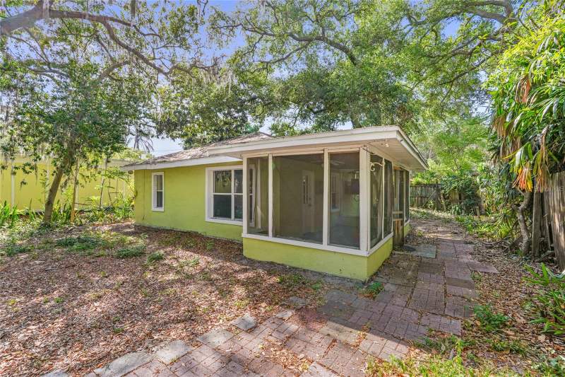 3 bedroom Single Family Residence at 619 Beverly Avenue, Highland Park, Largo — photo 2