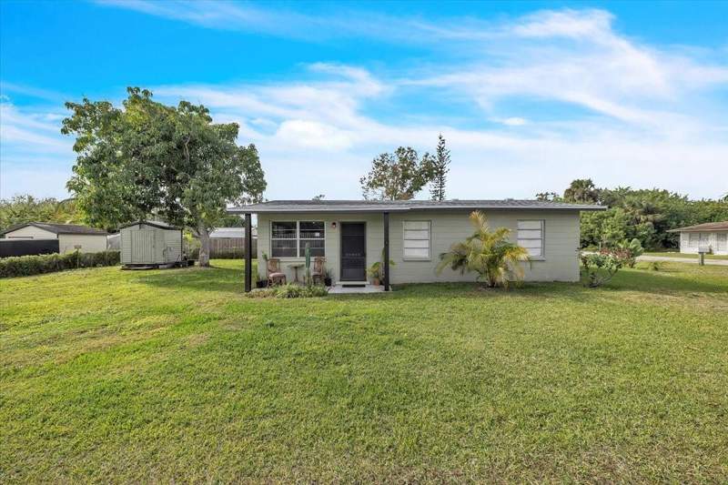 3 bedroom Single Family Residence at 1437 Coral Ridge Drive, Pettit Park, Punta Gorda — photo 2