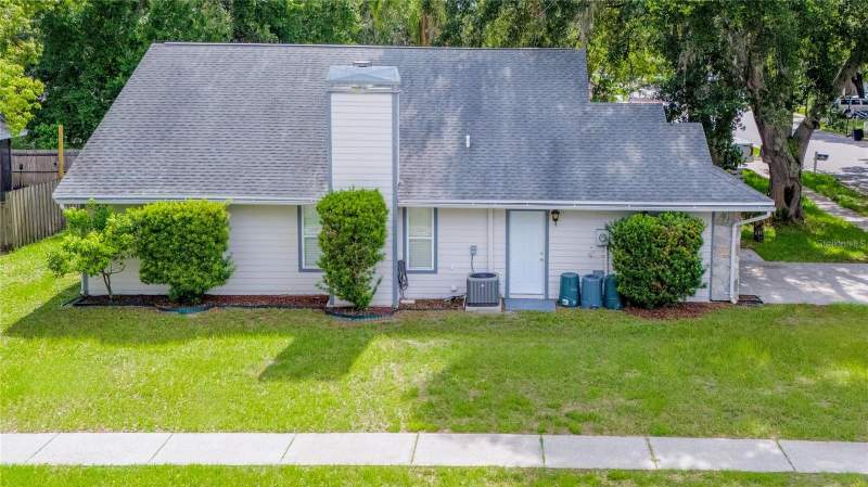 3 bedroom Single Family Residence at 5116 Plantation Drive, Colonial Oaks, Holiday — photo 2