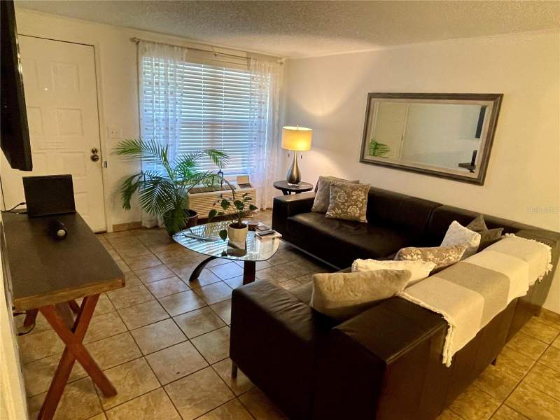 1 bedroom Condominium at 2490 SW 14th Dr #29, Prairiewood, Gainesville — photo 2