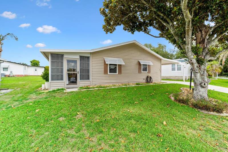 2 bedroom Single Family Residence at 1534 Hillcrest Drive, The Villages, Lady Lake — photo 2