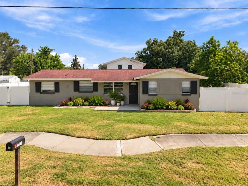 3 bedroom Single Family Residence at 8701 94th Street, Clearwood Sub 6th Add, Seminole — photo 1