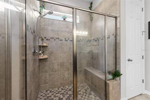 4501 Rolling Green Drive, Wesley Chapel FL - photo 15 of 54