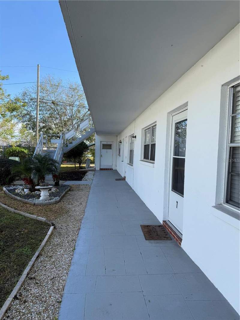 2 bedroom Condominium at 5895 18th Street #9, Town Apts Condo, St Petersburg — photo 3