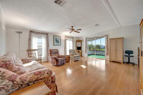 138 S Saint Thomas Circle, Apollo Beach FL - photo 21 of 73