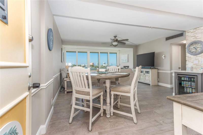 2 bedroom Condominium at 31 ISLAND WAY #409, HORIZON HOUSE CO-OP, CLEARWATER BEACH — photo 2