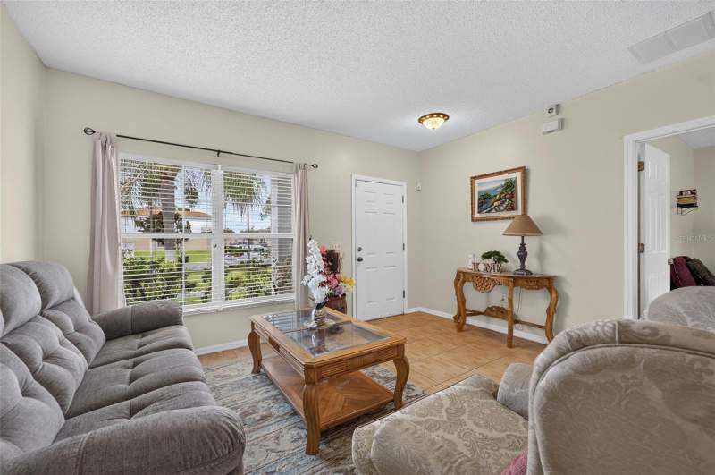 3 bedroom Single Family Residence at 925 Gillingham Court, Poinciana Village 2 Nbhd 1, Kissimmee — photo 5