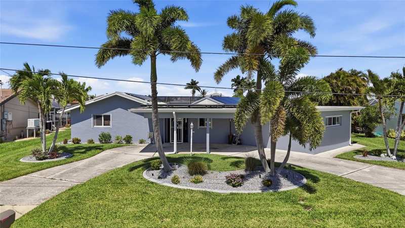 2 bedroom Single Family Residence at 300 Delido Court, Punta Gorda Isles Sec 05, Punta Gorda — photo 1