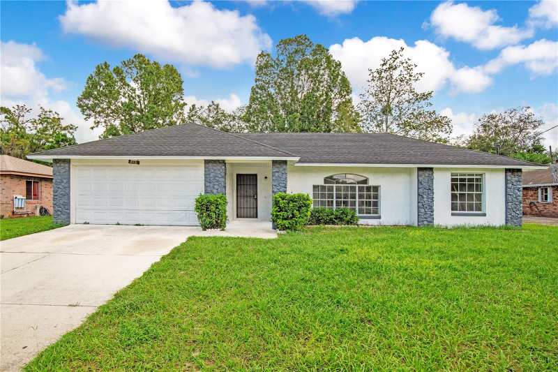 4 bedroom Single Family Residence at 2113 N Normandy Boulevard, Deltona Lakes Unit 4, Deltona — photo 1