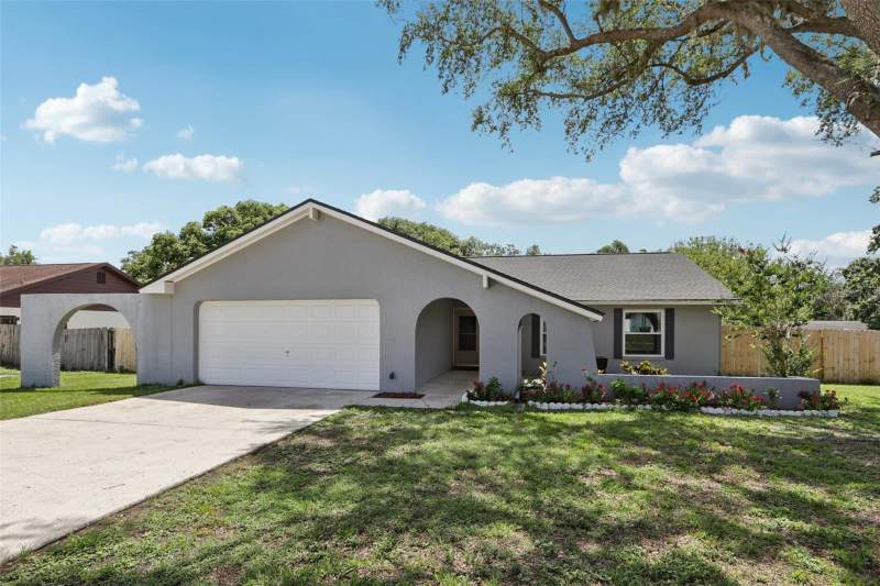 3 bedroom Single Family Residence at 1009 Black Knight Drive, Lakemont Unit 4, Valrico — photo 2