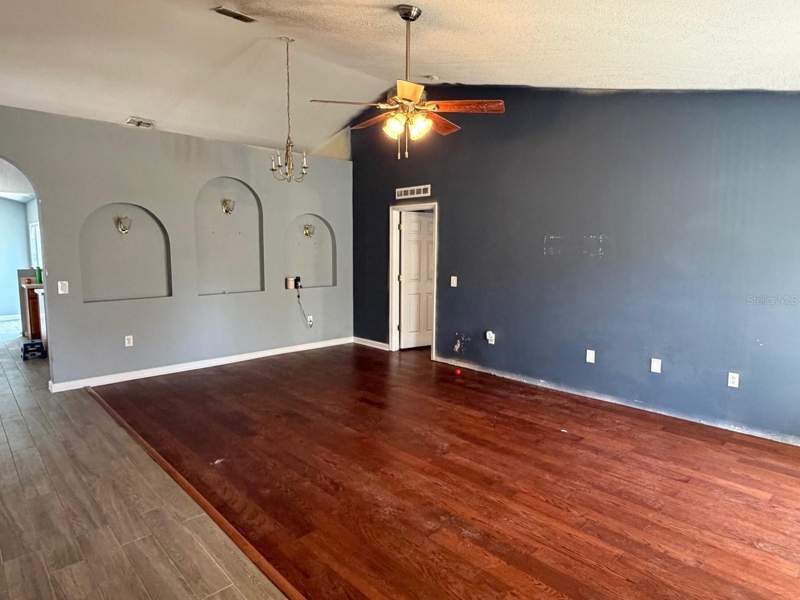 4 bedroom Single Family Residence at 135 VERVAIN AVENUE, HOLLY HILL ESTATES, DAVENPORT — photo 3