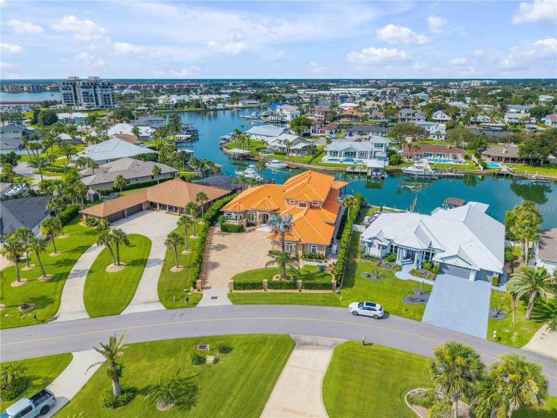 5 bedroom Single Family Residence at 417 Quay Assisi, Venezia Unit 07, New Smyrna Beach — photo 1