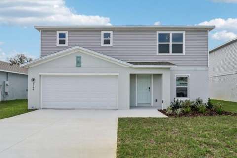 468 Oak Canopy Circle, gated community for sale in Avon Park