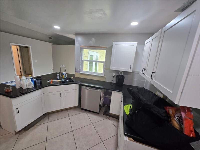 4 bedroom Single Family Residence at 2602 22nd Place, Cape Coral, Cape Coral — photo 5