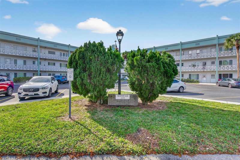 2 bedroom Condominium at 2455 Finlandia Lane #3, On Top Of The World, Clearwater — photo 1