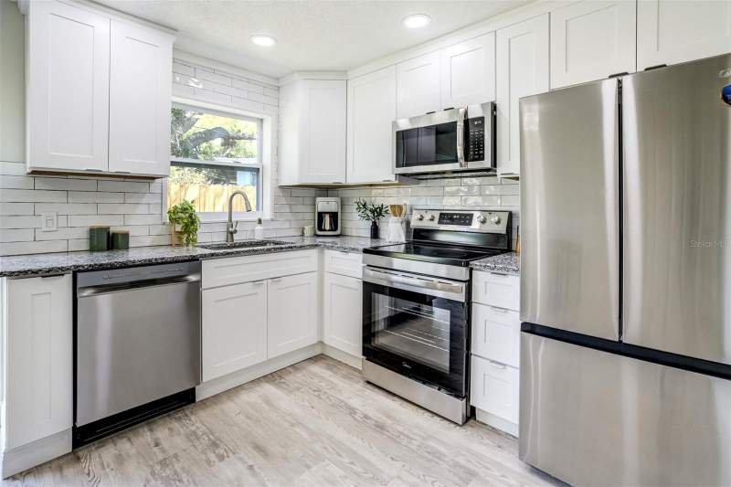 3 bedroom Single Family Residence at 3579 POCAHONTAS DRIVE, HARBOR HEIGHTS MANOR, LARGO — photo 5