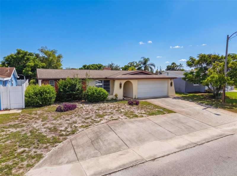 2 bedroom Single Family Residence at 9916 Lake Chrise Lane, Regency Park, Port Richey — photo 1