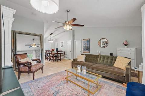 8064 Fawnridge Circle, Tampa FL - photo 11 of 32