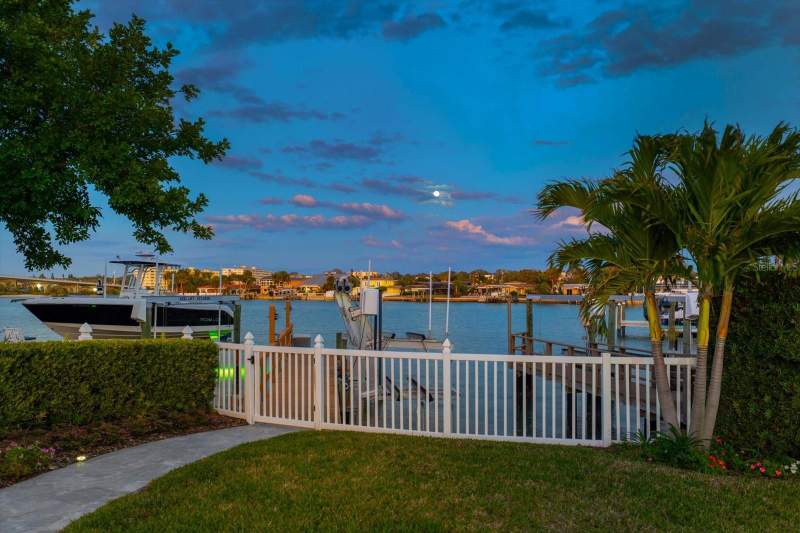 4 bedroom Single Family Residence at 109 Driftwood Lane, Harbor Bluffs Sec 5 Pt Rep, Largo — photo 3