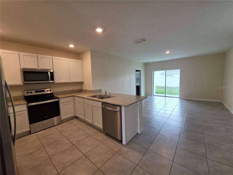 3 bedroom Single Family Residence at 17007 Blister Wing Drive, Southshore Bay, Wimauma — photo 4