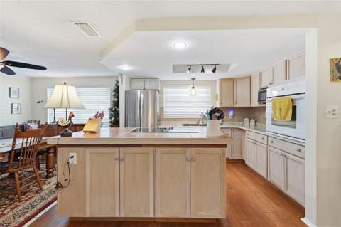 3226 Fairmount Drive, Holiday FL - photo 10 of 34