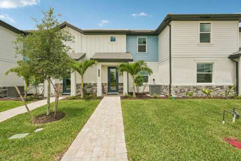 17906 Broadleaf Loop, $300k–$500k for sale in Venice