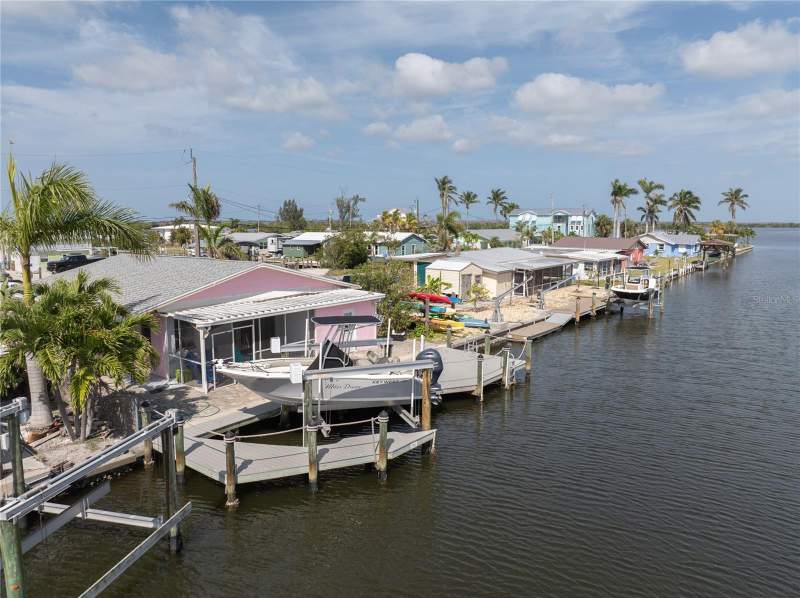 2 bedroom Single Family Residence at 11476 May Street, Island Harbors, Matlacha — photo 5
