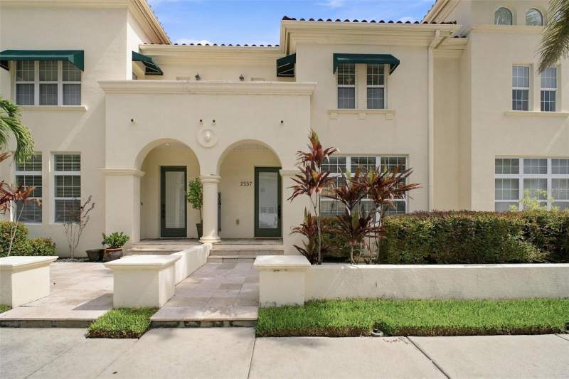 Mirbella TownhomesHomes for Sale in Tampa, FL