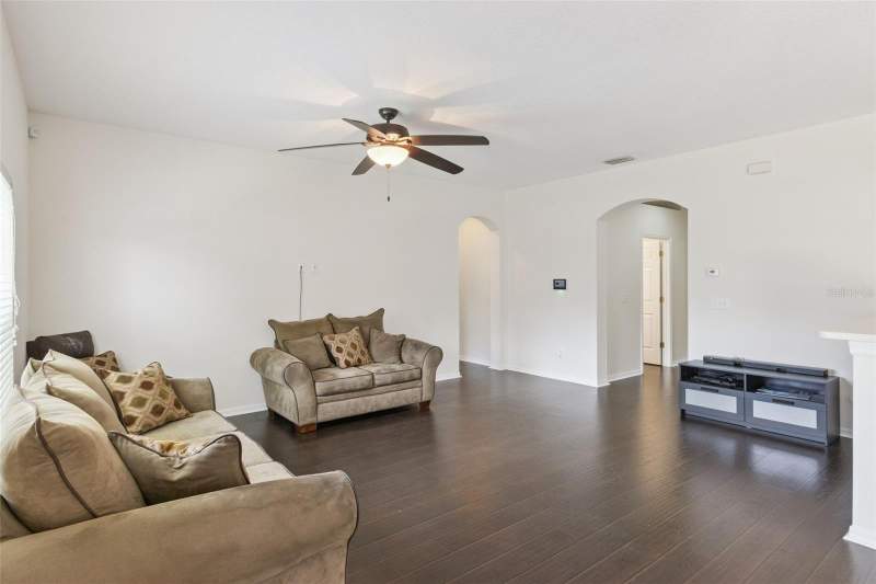 3 bedroom Single Family Residence at 725 Star Pointe Drive, Parsons Pointe, Seffner — photo 4
