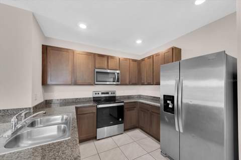 17066 Oval Rum Drive, Wimauma FL - photo 15 of 45