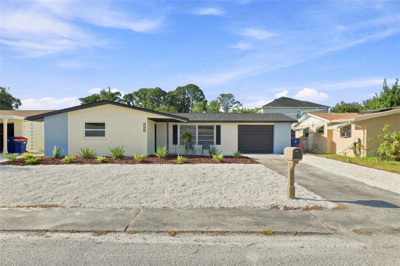 3 bedroom Single Family Residence at 3128 Harvardston Loop, Beacon Square, Holiday — photo 2