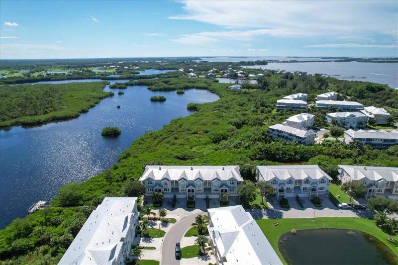 4 bedroom Townhouse at 10360 Longshore Road #66, Landings/Coral Crk, Placida — photo 3