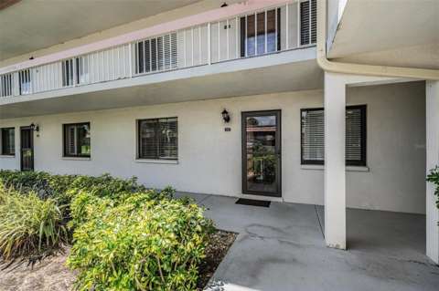 107 Lakeview Place #7, gated community for sale in Oldsmar
