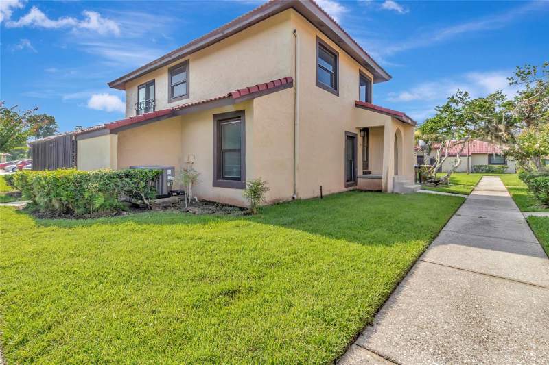 3 bedroom Townhouse at 501 Hunter Circle, Coopersmith Village At Poinciana, Kissimmee — photo 2