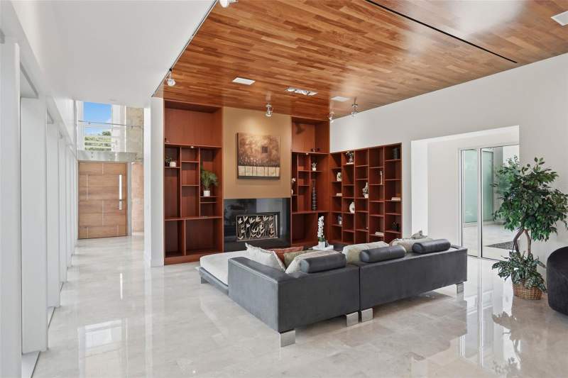 5 bedroom Single Family Residence at 2821 Linthicum Place, Tampa, Tampa — photo 4