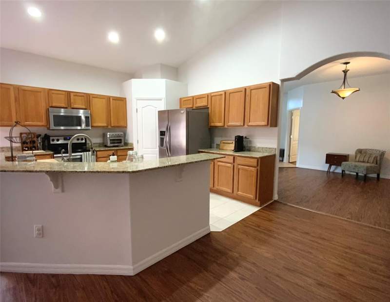4 bedroom Single Family Residence at 4041 Langdrum Drive, Meadow Pointe 4 B-1 C-1-C-3, Wesley Chapel — photo 5