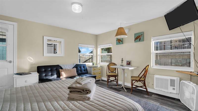 0 bedroom Condo - Hotel at 483 E Shore Drive #D3, Coral Motel Condo, Clearwater Beach — photo 2