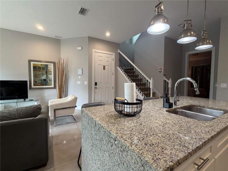 5 bedroom Townhouse at 7548 Sunville Avenue, Summerville Resort, Kissimmee — photo 4