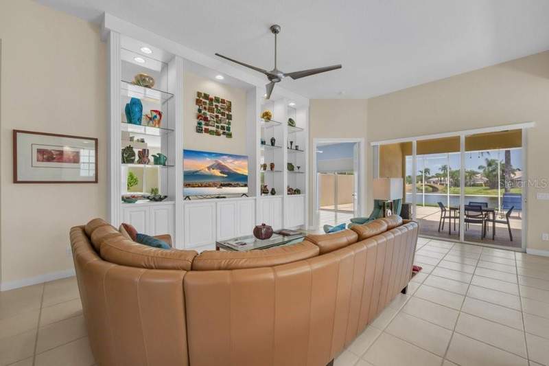 3 bedroom Single Family Residence at 8375 Jesolo Lane, Villagewalk, Sarasota — photo 2
