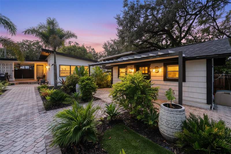 3 bedroom Single Family Residence at 308 E Hollywood Street, Hollywood Park, Tampa — photo 2