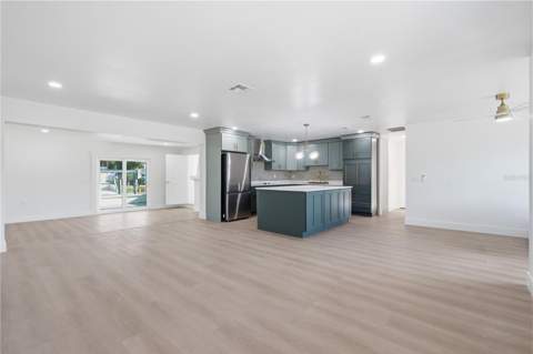 9460 Treasure Lane, St Petersburg FL - photo 7 of 26