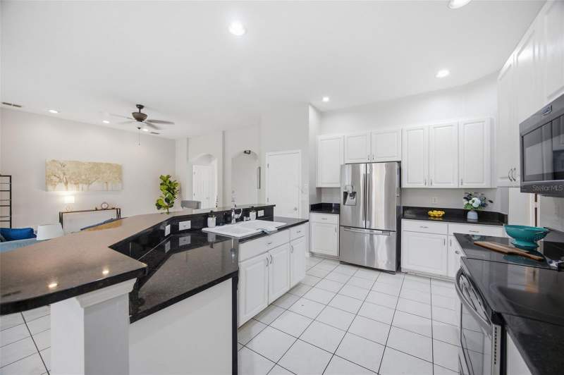 5 bedroom Single Family Residence at 4634 River Overlook Drive, River Crossing Estates Ph 4, Valrico — photo 4