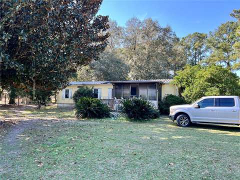 11820 NW Highway 225, home for sale in Reddick 32686
