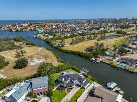 945 Bunker View Drive, Apollo Beach FL - photo 8 of 93