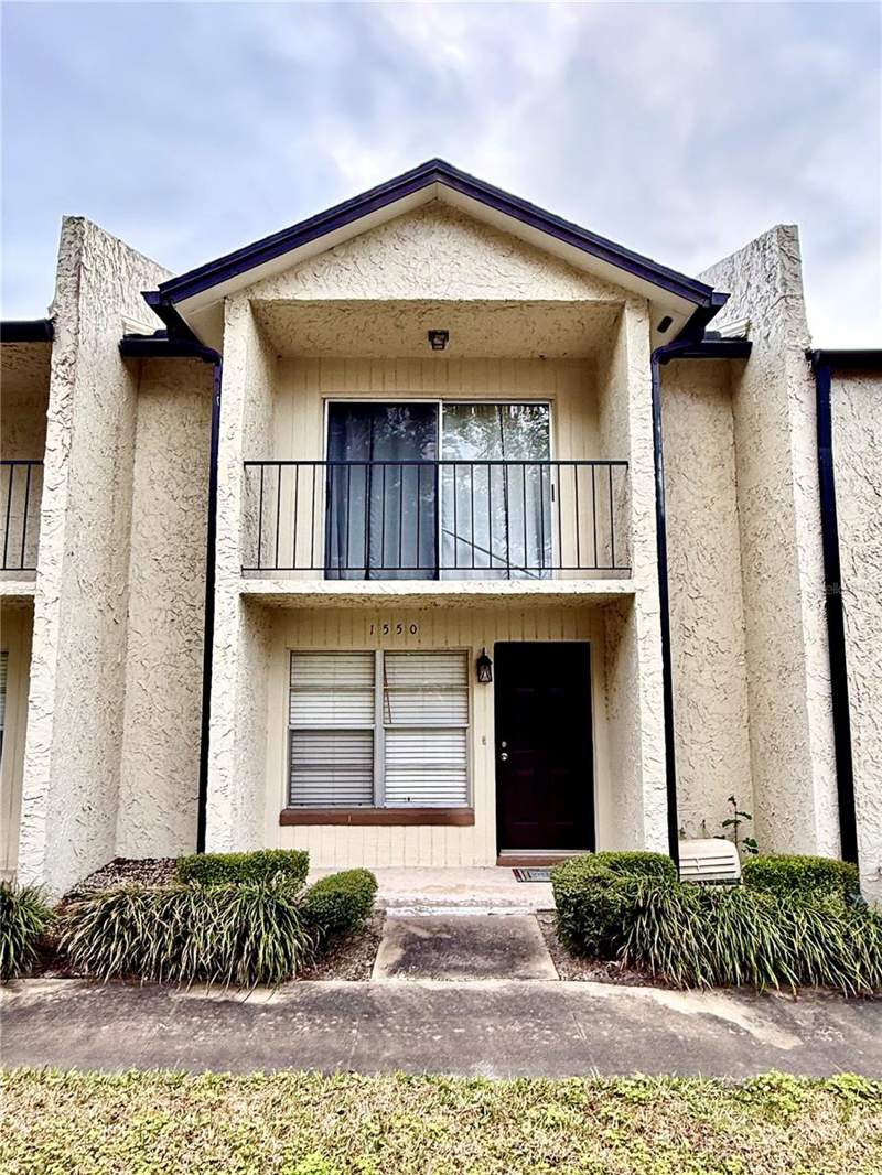 Park Lake Grove Condo