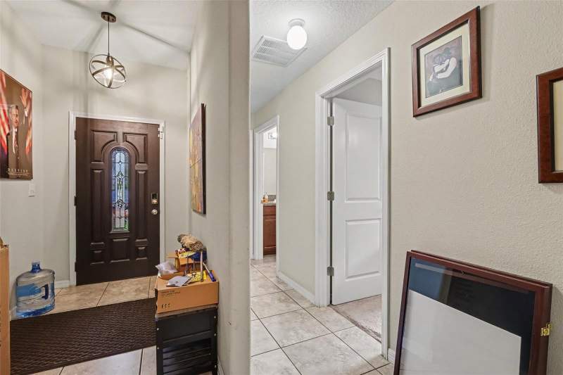 4 bedroom Single Family Residence at 223 Cascade Bend Drive, Riverbend West Ph 1, Ruskin — photo 5